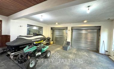 Gran casa en exclusivo condominio con vista al volcán