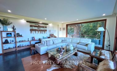 Gran casa en exclusivo condominio con vista al volcán