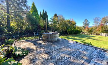 Gran casa en exclusivo condominio con vista al volcán