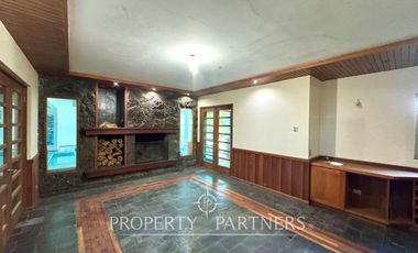 Gran casa en exclusivo condominio con vista al volcán