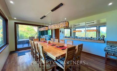 Gran casa en exclusivo condominio con vista al volcán