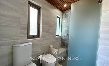 Gran casa en exclusivo condominio con vista al volcán