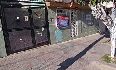 Casa en venta - 3 Dormitorios 3 Baños - Local - La Matanza