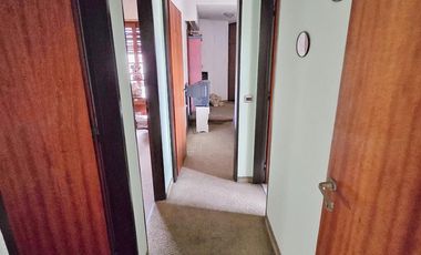 Venta casa 5 ambientes con cochera y jardín en Wilde