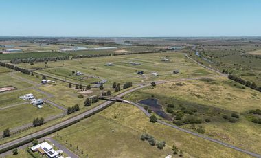 Terreno en Barrio Privado con acceso al Jockey Club