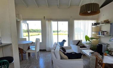 Casa en venta - 3 Dormitorios 2 Baños - Santa Clara del Mar