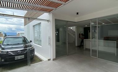 Venta Casa 3 Dormitorios. Sector: La Cerámica. JB