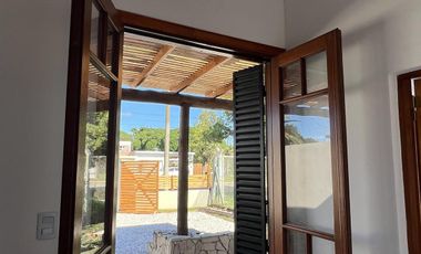 Casa en Mar del Sur sobre Avenida 100 esquina 19