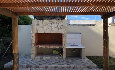 Casa en Mar del Sur sobre Avenida 100 esquina 19