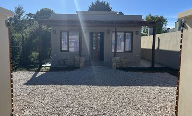 Casa en Mar del Sur sobre Avenida 100 esquina 19