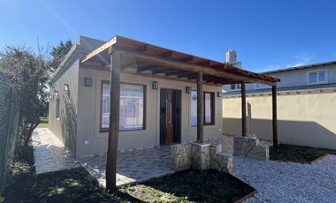 Casa en Mar del Sur sobre Avenida 100 esquina 19