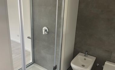 Excelente Loft  de 47 mts con cochera en Distrito Quartier, Retiro.