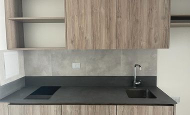 Excelente Loft  de 47 mts con cochera en Distrito Quartier, Retiro.