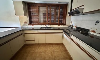 Casa en alquiler en Vicente Lopez, Olivos - 5 Ambientes