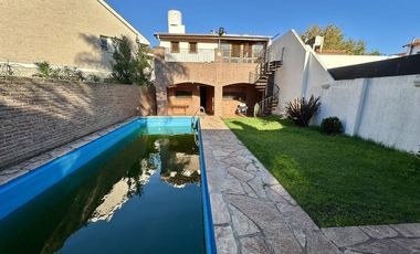 Casa en alquiler en Vicente Lopez, Olivos - 5 Ambientes