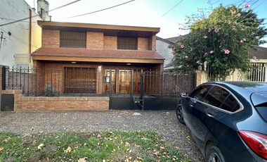 Casa en alquiler en Vicente Lopez, Olivos - 5 Ambientes