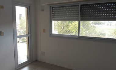 Alquiler Depto 2 ambientes con cochera y pileta