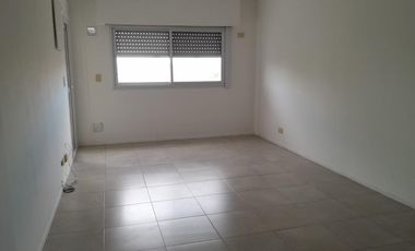 Alquiler Depto 2 ambientes con cochera y pileta
