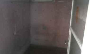 VENTA URGENTE PARA RECICLAR CON MUCHAS POSIBILIDADES 4 AMBIENTES DOS BAÑOS 77 M2 RIVADAVIA 2516  EXCELENTE NEGOCIO