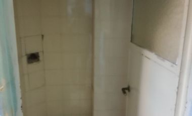 VENTA URGENTE PARA RECICLAR CON MUCHAS POSIBILIDADES 4 AMBIENTES DOS BAÑOS 77 M2 RIVADAVIA 2516  EXCELENTE NEGOCIO