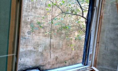 VENTA URGENTE PARA RECICLAR CON MUCHAS POSIBILIDADES 4 AMBIENTES DOS BAÑOS 77 M2 RIVADAVIA 2516  EXCELENTE NEGOCIO