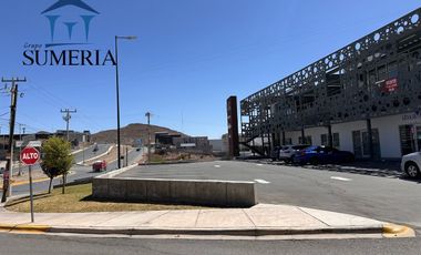 Local comercial en venta o renta dentro de Plaza Comercial Platz (Zona Cantera)