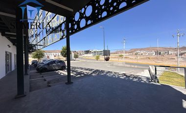 Local comercial en venta o renta dentro de Plaza Comercial Platz (Zona Cantera)
