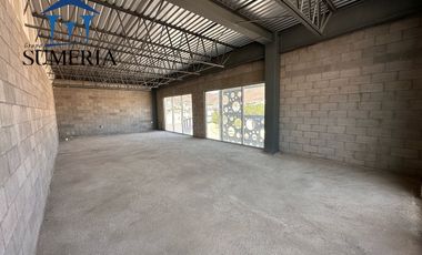 Local comercial en venta o renta dentro de Plaza Comercial Platz (Zona Cantera)