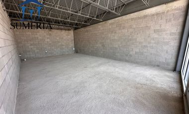 Local comercial en venta o renta dentro de Plaza Comercial Platz (Zona Cantera)