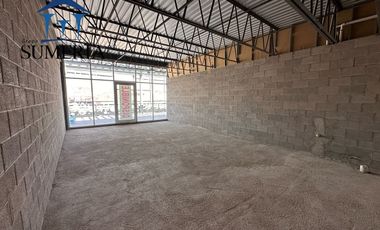 Local comercial en venta o renta dentro de Plaza Comercial Platz (Zona Cantera)