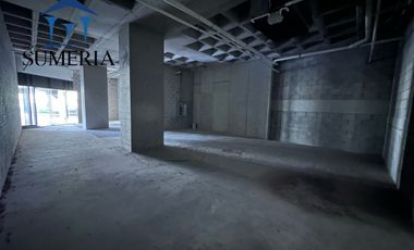 En renta o venta local comercial en Torre Azenzo