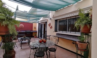 En complejo pirvado casa totalmente amueblada muy centrica
