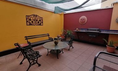 En complejo pirvado casa totalmente amueblada muy centrica