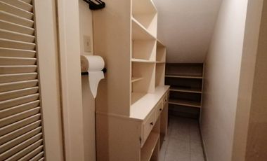 En complejo pirvado casa totalmente amueblada muy centrica