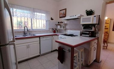 En complejo pirvado casa totalmente amueblada muy centrica