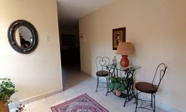 En complejo pirvado casa totalmente amueblada muy centrica