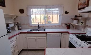 En complejo pirvado casa totalmente amueblada muy centrica