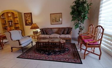 En complejo pirvado casa totalmente amueblada muy centrica