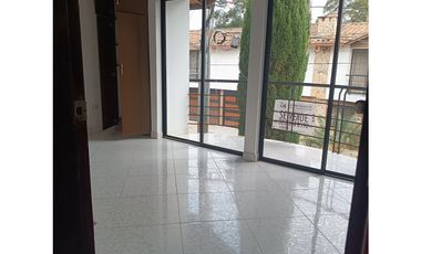EN ARRIENDO CASA UNIFAMILIAR