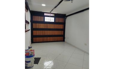EN ARRIENDO CASA UNIFAMILIAR