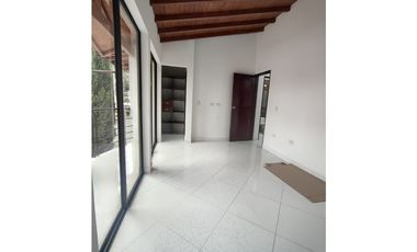 EN ARRIENDO CASA UNIFAMILIAR