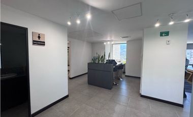 SE ARRIENDA OFICINA POBLADO