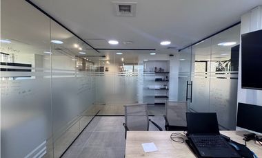 SE ARRIENDA OFICINA POBLADO