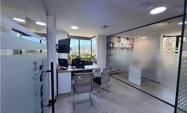 SE ARRIENDA OFICINA POBLADO