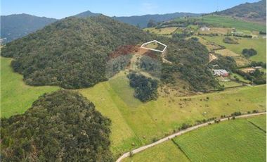 Vendo Lote en terreno semi inclinado. La Calera