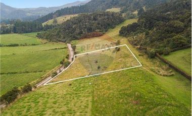 Vendo Lote en terreno semi inclinado. La Calera