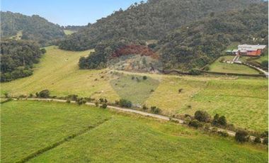 Vendo Lote en terreno semi inclinado. La Calera