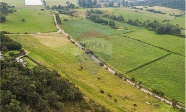 Vendo Lote en terreno semi inclinado. La Calera