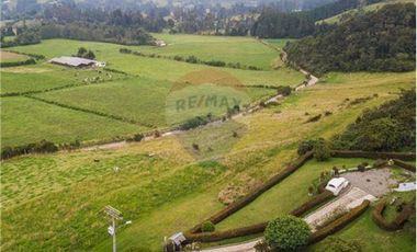 Vendo Lote en terreno semi inclinado. La Calera