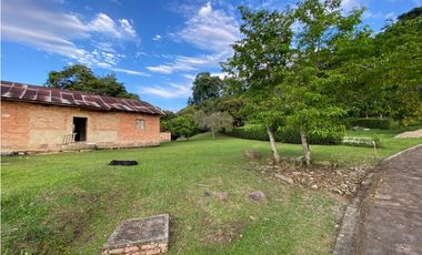 Lote en condominio de 1022 M2 en 250 mill neg a 6 min del centro